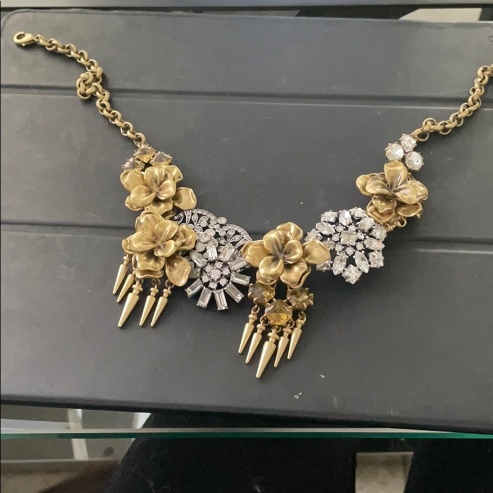 LIMITED EDITION Stella & Dot Floral Piece